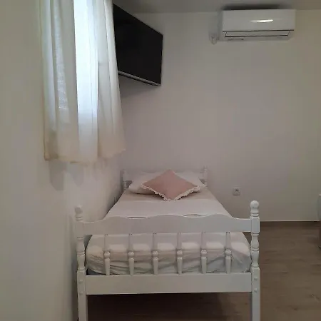 Mare 公寓 特罗吉尔